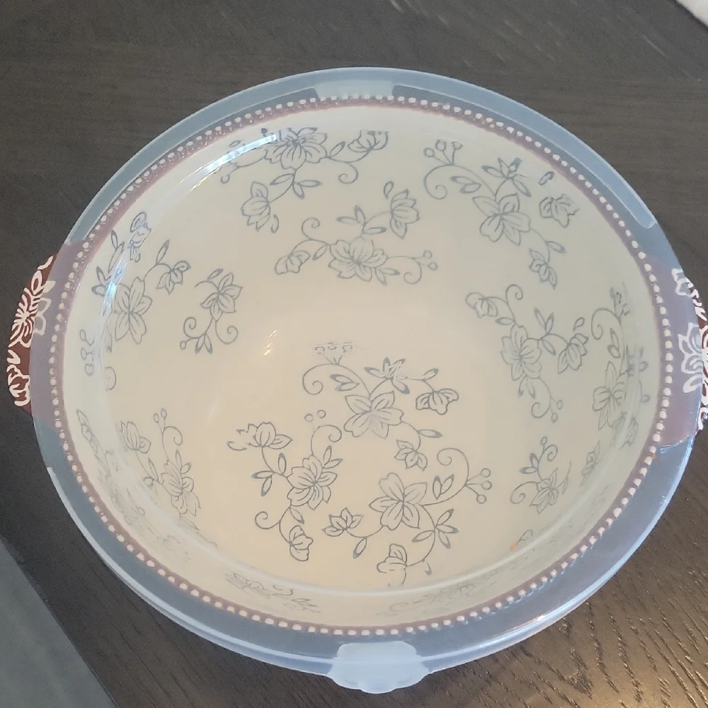 Temp-Tations by Tara | Black and White Floral Lace 1.5 Qt Bowl With Lid